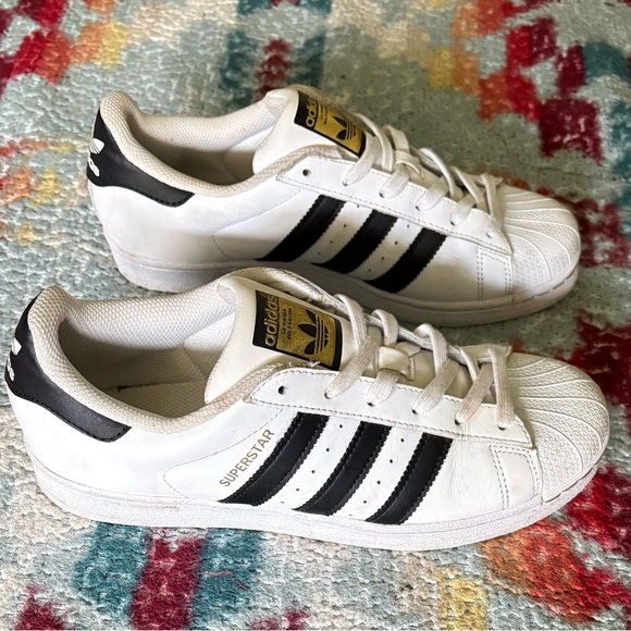 adidas Shoes - Adidas Superstar women’s size 8